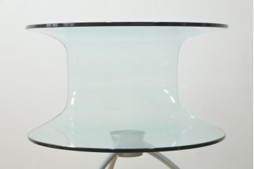 中古　モダンでユニークなデザインが目を惹くサイドテーブル(花台、飾り台)(R-076028)