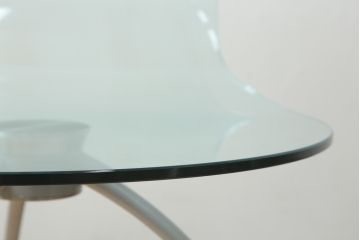 中古　モダンでユニークなデザインが目を惹くサイドテーブル(花台、飾り台)(R-076028)