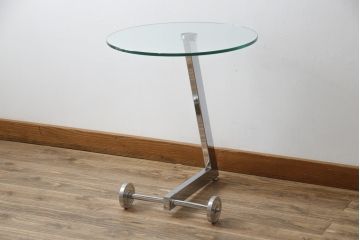 中古　美品　BoConcept(ボーコンセプト)　シンプルで洗練されたデザインのキャスター付きガラストップサイドテーブル(コーヒーテーブル、エンドテーブル、花台、飾り台、北欧)(定価約9万円)(R-076030)