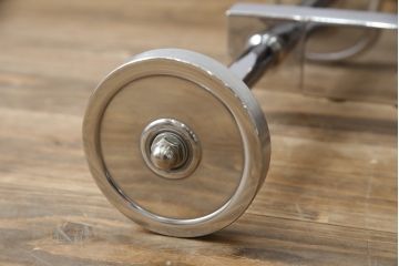 中古　美品　BoConcept(ボーコンセプト)　シンプルで洗練されたデザインのキャスター付きガラストップサイドテーブル(コーヒーテーブル、エンドテーブル、花台、飾り台、北欧)(定価約9万円)(R-076030)