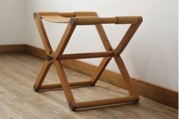 中古　HERMES(エルメス)　本革　PIPPAシリーズ　イエローカラーのレザーが魅力的な折り畳み式チェア(スツール、折りたたみ、イス)(定価約160万円)(R-076033)