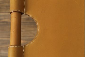 中古　HERMES(エルメス)　本革　PIPPAシリーズ　イエローカラーのレザーが魅力的な折り畳み式チェア(スツール、折りたたみ、イス)(定価約160万円)(R-076033)
