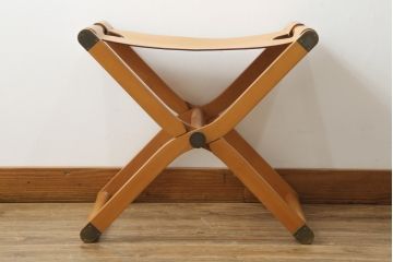 中古　HERMES(エルメス)　本革　PIPPAシリーズ　イエローカラーのレザーが魅力的な折り畳み式チェア(スツール、折りたたみ、イス)(定価約160万円)(R-076033)