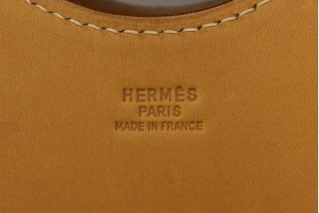 中古　HERMES(エルメス)　本革　PIPPAシリーズ　イエローカラーのレザーが魅力的な折り畳み式チェア(スツール、折りたたみ、イス)(定価約160万円)(R-076033)