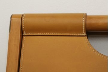 中古　HERMES(エルメス)　本革　PIPPAシリーズ　イエローカラーのレザーが魅力的な折り畳み式チェア(スツール、折りたたみ、イス)(定価約160万円)(R-076033)