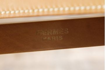 中古　HERMES(エルメス)　本革　PIPPAシリーズ　イエローカラーのレザーが魅力的な折り畳み式チェア(スツール、折りたたみ、イス)(定価約160万円)(R-076033)