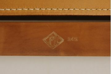 中古　HERMES(エルメス)　本革　PIPPAシリーズ　イエローカラーのレザーが魅力的な折り畳み式チェア(スツール、折りたたみ、イス)(定価約160万円)(R-076033)