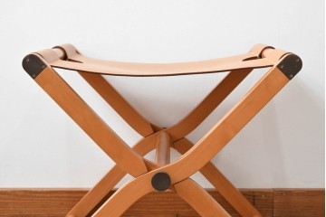 中古　HERMES(エルメス)　本革　PIPPAシリーズ　イエローカラーのレザーが魅力的な折り畳み式チェア　定価約160万円　(R-076033)