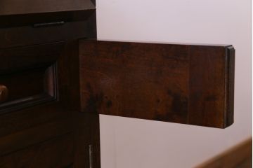 中古　松本民芸家具　希少モデル　格子模様が特徴的なK型ライティングビューロー(ワークデスク、簿記机、収納棚、戸棚、在宅用、在宅ワーク用)(R-076034)