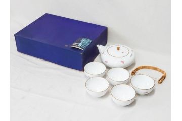 大倉陶園(OKURA、OAC)　小花　プチローズ　可憐で上品な雰囲気を醸し出す茶器セット(バラ、薔薇、急須、湯呑み5客、湯のみ、箱付き、洋食器)(R-076035)
