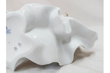 スペイン　リヤドロ　LLADRO　幸せの瞬間　6858　細部まで職人のこだわりが感じられる美しいフィギュリン(母と子、赤ちゃん、女性、家族、ファミリー、陶器人形、置物、オブジェ、箱付き)(R-076038)