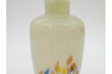 昭和レトロ　戦前　大正　可愛らしいデザインの古いマーブルガラス花瓶2個セット(フリル、色被せ、一輪挿し、花入、花器、硝子、吹きガラス)(R-076039)