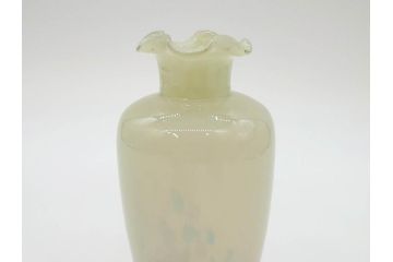 昭和レトロ　戦前　大正　可愛らしいデザインの古いマーブルガラス花瓶2個セット(フリル、色被せ、一輪挿し、花入、花器、硝子、吹きガラス)(R-076039)