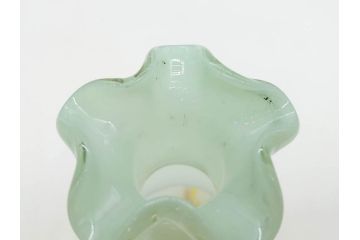 昭和レトロ　戦前　大正　可愛らしいデザインの古いマーブルガラス花瓶2個セット(フリル、色被せ、一輪挿し、花入、花器、硝子、吹きガラス)(R-076040)