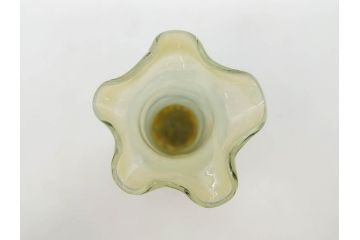 昭和レトロ　戦前　大正　可愛らしいデザインの古いマーブルガラス花瓶2個セット(フリル、色被せ、一輪挿し、花入、花器、硝子、吹きガラス)(R-076040)