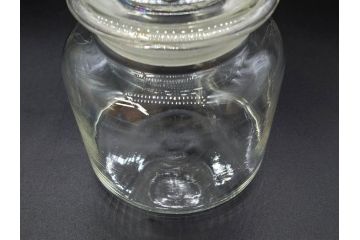 アンティーク雑貨　昭和レトロ　お洒落なインテリアとしても活躍してくれる蓋付きガラス瓶3個セット(キャニスター、硝子、ガラスビン、菓子瓶、フタ付き、MADE IN OCCUPIED JAPAN(占領下の日本製)、オキュパイド ジャパン)(R-076043)