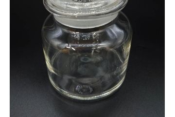 アンティーク雑貨　昭和レトロ　お洒落なインテリアとしても活躍してくれる蓋付きガラス瓶3個セット(キャニスター、硝子、ガラスビン、菓子瓶、フタ付き、MADE IN OCCUPIED JAPAN(占領下の日本製)、オキュパイド ジャパン)(R-076044)