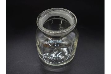 アンティーク雑貨　昭和レトロ　お洒落なインテリアとしても活躍してくれる蓋付きガラス瓶3個セット(キャニスター、硝子、ガラスビン、菓子瓶、フタ付き、MADE IN OCCUPIED JAPAN(占領下の日本製)、オキュパイド ジャパン)(R-076044)