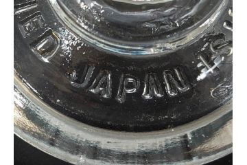 アンティーク雑貨　昭和レトロ　お洒落なインテリアとしても活躍してくれる蓋付きガラス瓶3個セット(キャニスター、硝子、ガラスビン、菓子瓶、フタ付き、MADE IN OCCUPIED JAPAN(占領下の日本製)、オキュパイド ジャパン)(R-076044)