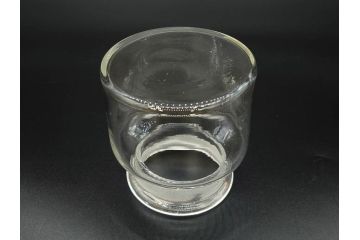 アンティーク雑貨　昭和レトロ　お洒落なインテリアとしても活躍してくれる蓋付きガラス瓶3個セット(キャニスター、硝子、ガラスビン、菓子瓶、フタ付き、MADE IN OCCUPIED JAPAN(占領下の日本製)、オキュパイド ジャパン)(R-076044)