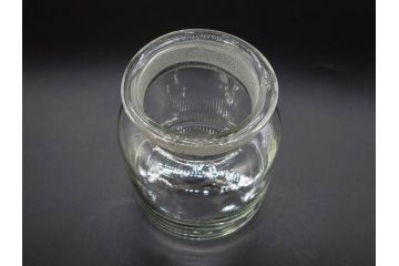アンティーク雑貨　昭和レトロ　お洒落なインテリアとしても活躍してくれる蓋付きガラス瓶3個セット(キャニスター、硝子、ガラスビン、菓子瓶、フタ付き、MADE IN OCCUPIED JAPAN(占領下の日本製)、オキュパイド ジャパン)(R-076044)