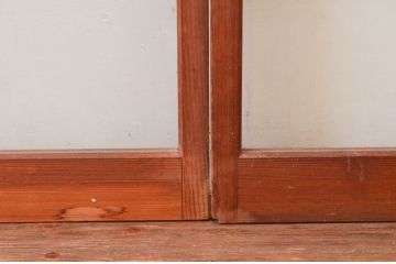 アンティーク建具　趣ある木味が魅力的なガラス戸2枚セット(引き戸)(R-076054)