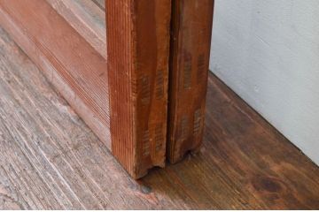 アンティーク建具　趣ある木味が魅力的なガラス戸2枚セット(引き戸)(R-076055)