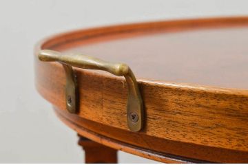 中古　美品　DREXEL HERITAGE(ドレクセルヘリテイジ)　FRANCHESCA(フランチェスカ)　キャスター付きで便利! クラシカルなツインカクテルテーブル(サイドテーブル、ワゴン、トロリー、コーヒーテーブル)(R-076056)