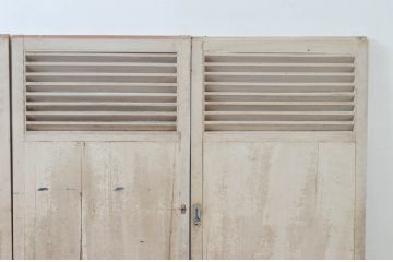 アンティーク建具　ペイント仕上げ限定　シャビーなペイントがお洒落なルーバー窓4枚セット(引き戸、ジャロジー窓、目隠しルーバー、雨戸、木製)(R-076057)
