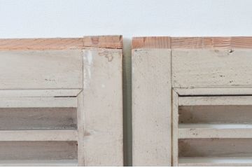 アンティーク建具　ペイント仕上げ限定　シャビーなペイントがお洒落なルーバー窓4枚セット(引き戸、ジャロジー窓、目隠しルーバー、雨戸、木製)(R-076057)