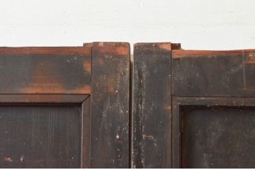 アンティーク建具　鋲付きがお洒落なアクセントになる板戸2枚セット(引き戸)(R-076058)