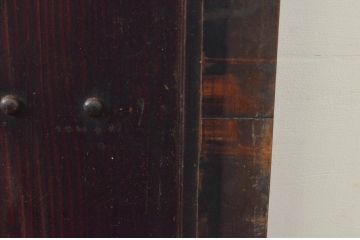 アンティーク建具　鋲付きがお洒落なアクセントになる板戸2枚セット(引き戸)(R-076058)