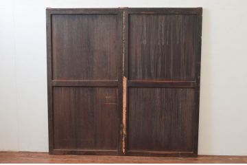 アンティーク建具　鋲付きがお洒落なアクセントになる板戸2枚セット(引き戸)(R-076058)