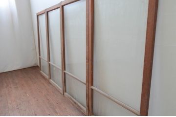 アンティーク建具　レトロ空間におすすめ!素朴な木味が魅力的なガラス窓4枚セット(引き戸、ガラス戸)(R-076063)