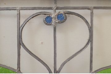 ビンテージ建具　華やかな蝶の図柄が存在感を放つステンドグラス1枚(明り取り、明かり取り、窓、ヴィンテージ)(R-076070)