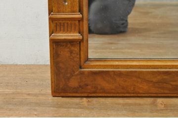 中古　DREXEL HERITAGE(ドレクセルヘリテイジ)　重厚なつくりが高級感を醸し出すウォールミラー(姿見、壁掛け鏡)(R-076073)