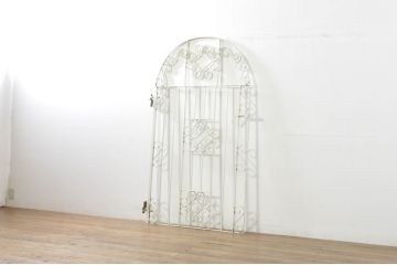 アンティーク建具　ペイント仕上げ限定　かわいいデザインのアイアンゲート1枚(鉄扉、フェンス)(R-076078)