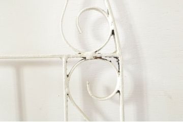 アンティーク建具　ペイント仕上げ限定　かわいいデザインのアイアンゲート1枚(鉄扉、フェンス)(R-076078)
