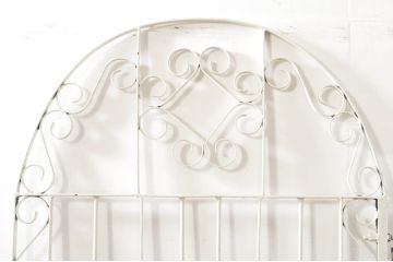 アンティーク建具　ペイント仕上げ限定　かわいいデザインのアイアンゲート1枚(鉄扉、フェンス)(R-076078)
