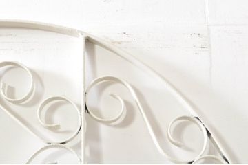 アンティーク建具　ペイント仕上げ限定　かわいいデザインのアイアンゲート1枚(鉄扉、フェンス)(R-076078)