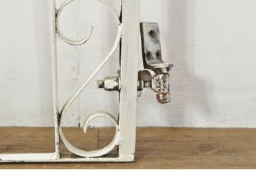 アンティーク建具　ペイント仕上げ限定　かわいいデザインのアイアンゲート1枚(鉄扉、フェンス)(R-076078)