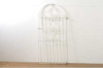 アンティーク建具　ペイント仕上げ限定　かわいいデザインのアイアンゲート1枚(鉄扉、フェンス)(R-076079)