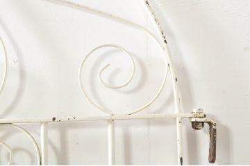 アンティーク建具　ペイント仕上げ限定　かわいいデザインのアイアンゲート1枚(鉄扉、フェンス)(R-076079)