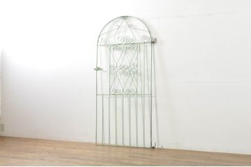 アンティーク建具　ペイント仕上げ限定　かわいいデザインのアイアンゲート1枚(鉄扉、フェンス)(R-076080)