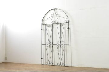 アンティーク建具　ペイント仕上げ限定　かわいいデザインのアイアンゲート1枚(鉄扉、フェンス)(R-076081)