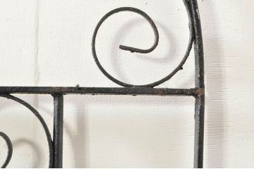 アンティーク建具　ペイント仕上げ限定　かわいいデザインのアイアンゲート1枚(鉄扉、フェンス)(R-076081)