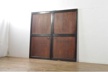アンティーク建具　鏡板　欅(ケヤキ)材　和モダンな空間作りにおすすめな帯戸2枚セット(引き戸、板戸)(R-076082)