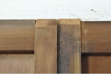 アンティーク建具　心和ませる古い木味が魅力的な横桟板戸2枚セット(舞良戸、まいらど、引き戸)(R-076089)