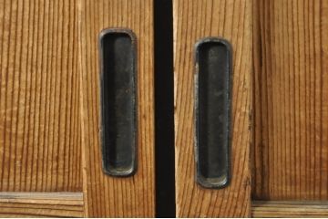 アンティーク建具　心和ませる古い木味が魅力的な横桟板戸2枚セット(舞良戸、まいらど、引き戸)(R-076089)