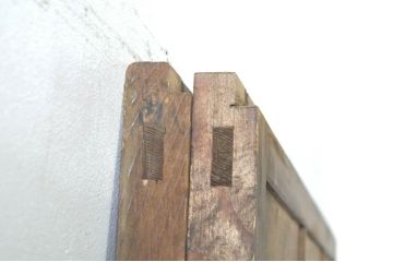 アンティーク建具　心和ませる古い木味が魅力的な横桟板戸2枚セット(舞良戸、まいらど、引き戸)(R-076089)